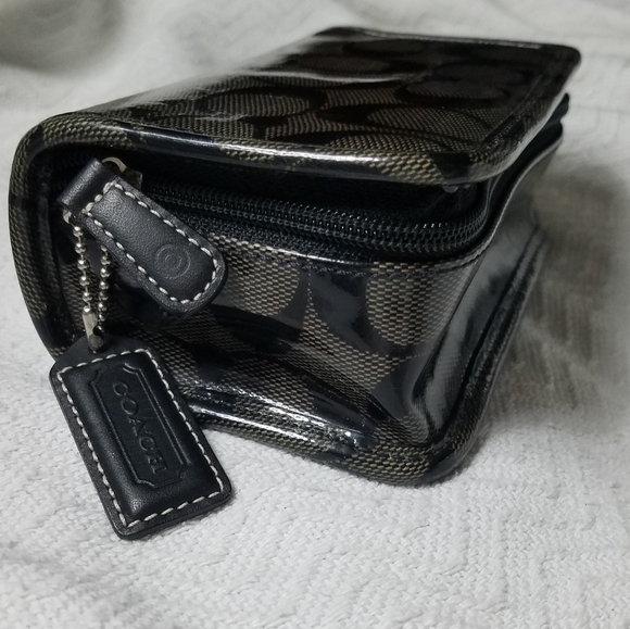 Has anyone seen another one? Coach makeup case - Picture 5 of 9